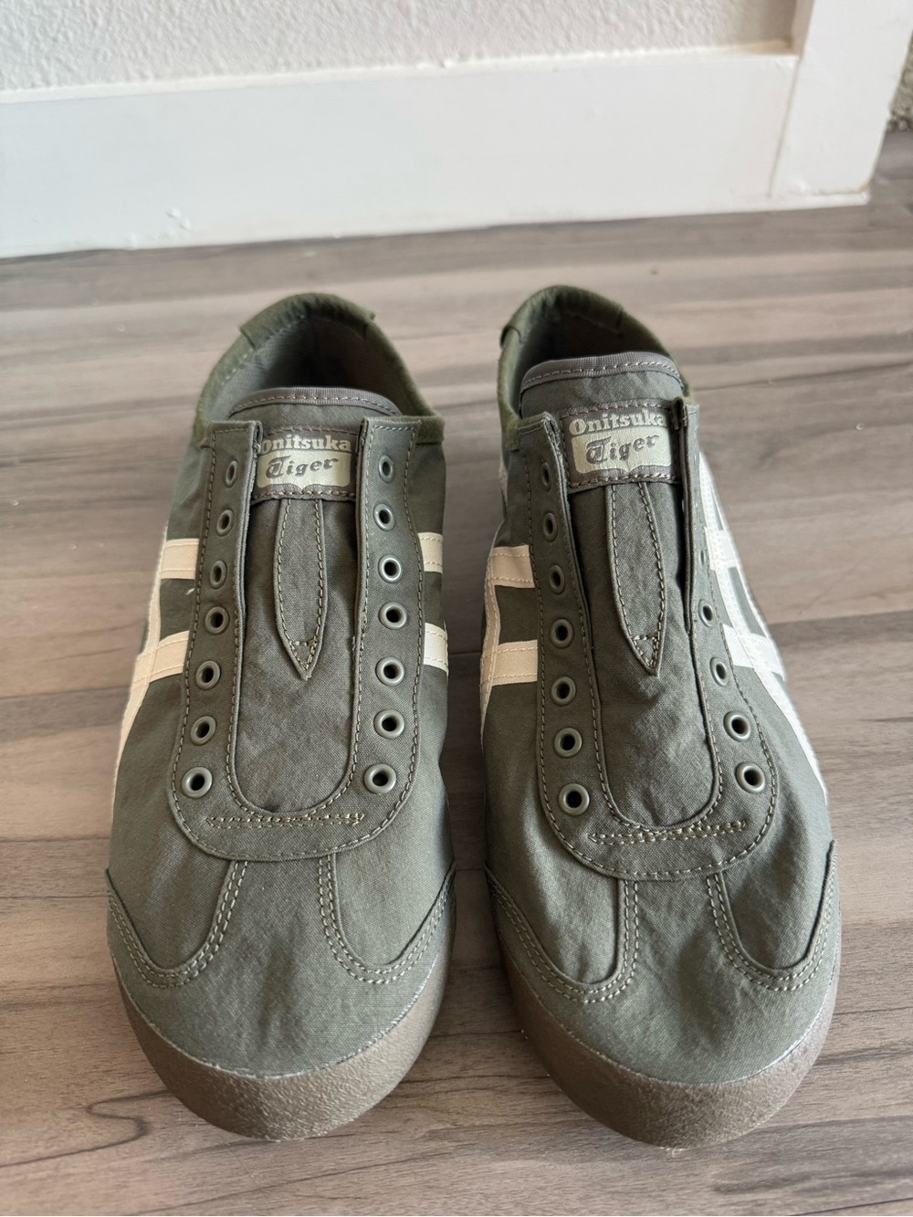 Onitsuka Tiger Unisex Slip-On Sneakers in Olive Green with White Stripes - Picture 2 of 8